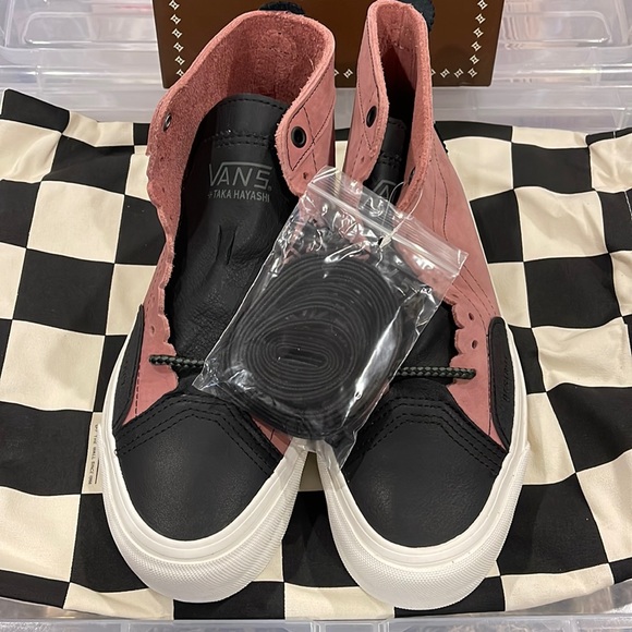 New VANS VAULT X Taka Hayashia TH SK8 Skool LX in Nubuck Leather Old Rose/ Black - Picture 6 of 16